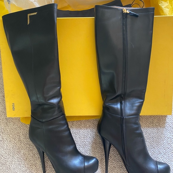 Fendi Stivale Vitello cap toe boots black size 40 - Picture 9 of 15